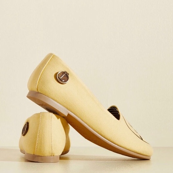 New in Box hello sunshine shoes ModCloth - Picture 4 of 4